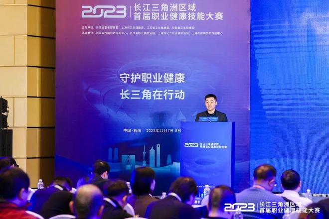 从而建立更 从而建立更