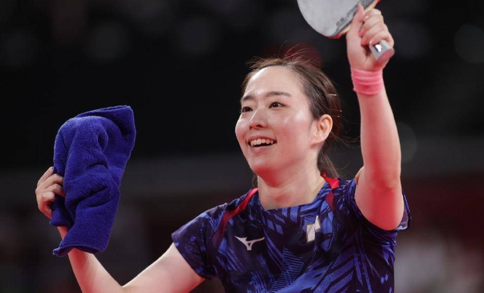 人事变动背 人事变动背